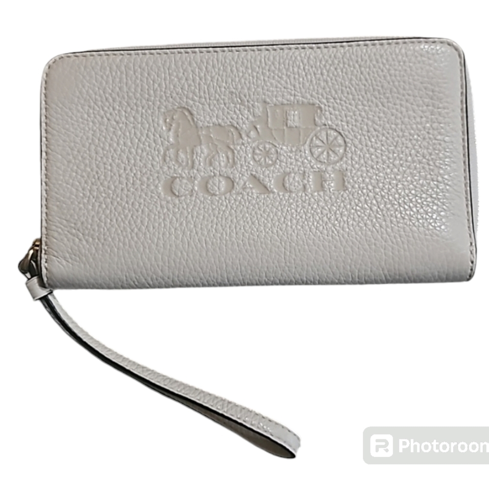 LIKE NEW! WHITE COACH WRISTLET/ WALLET